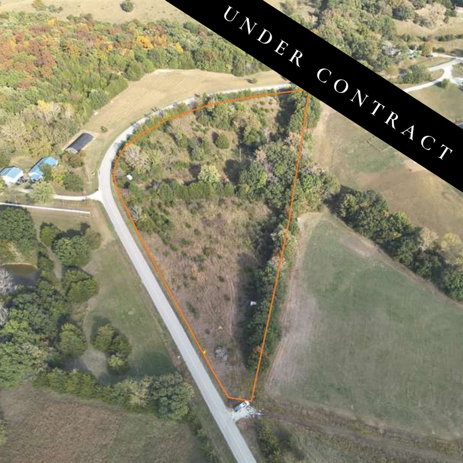 5± Acres with Utilities & Blacktop Frontage – North of Callao, MO